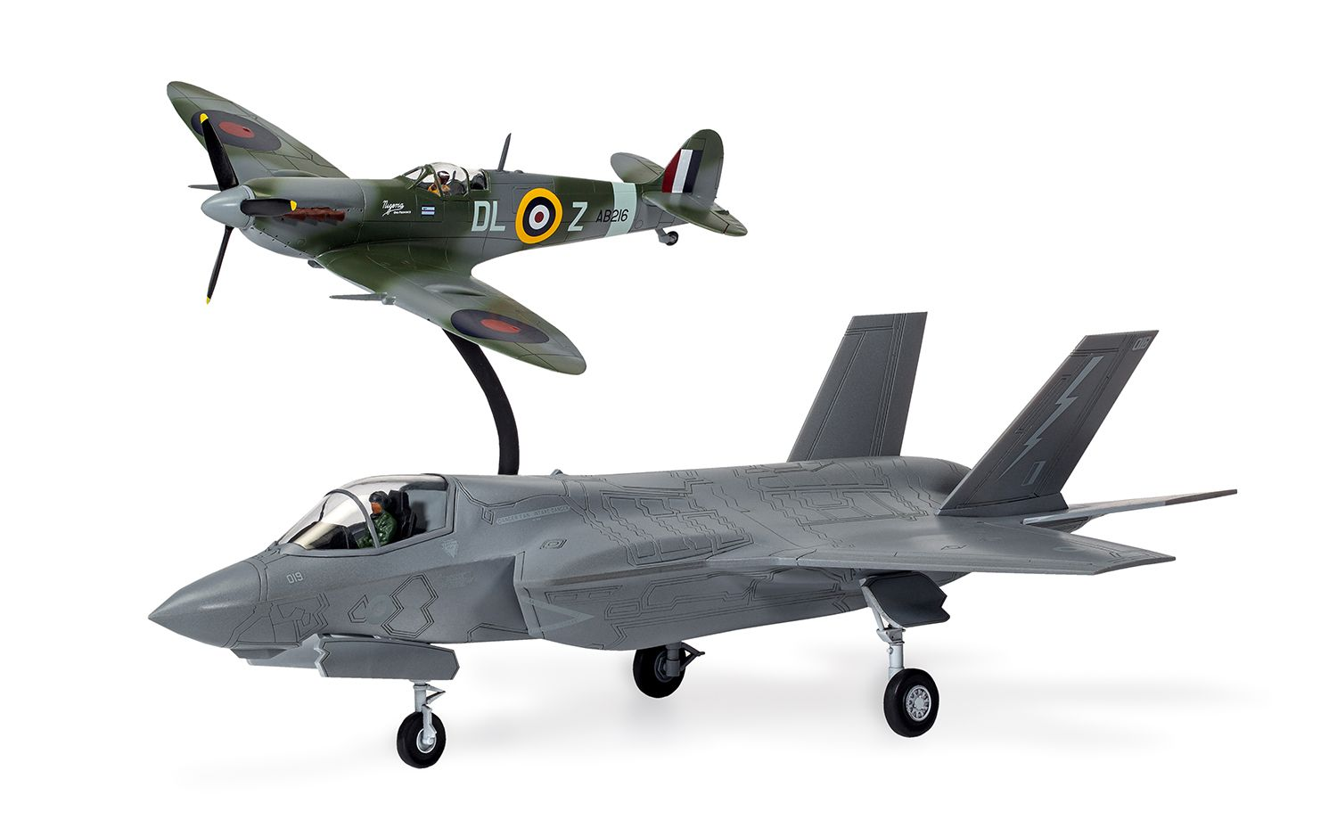 Airfix Supermarine Spitfire & F-35B Lightning II 'Then and Now' - Image 2